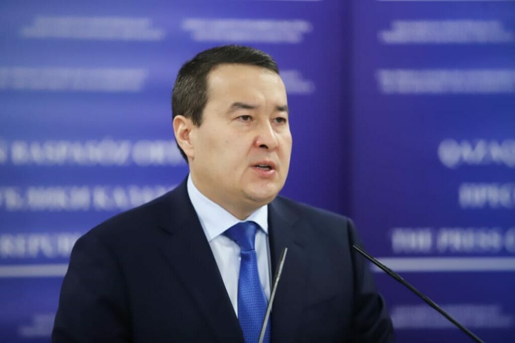 «Любая критика только на пользу»: Смаилов о парламентской оппозиции