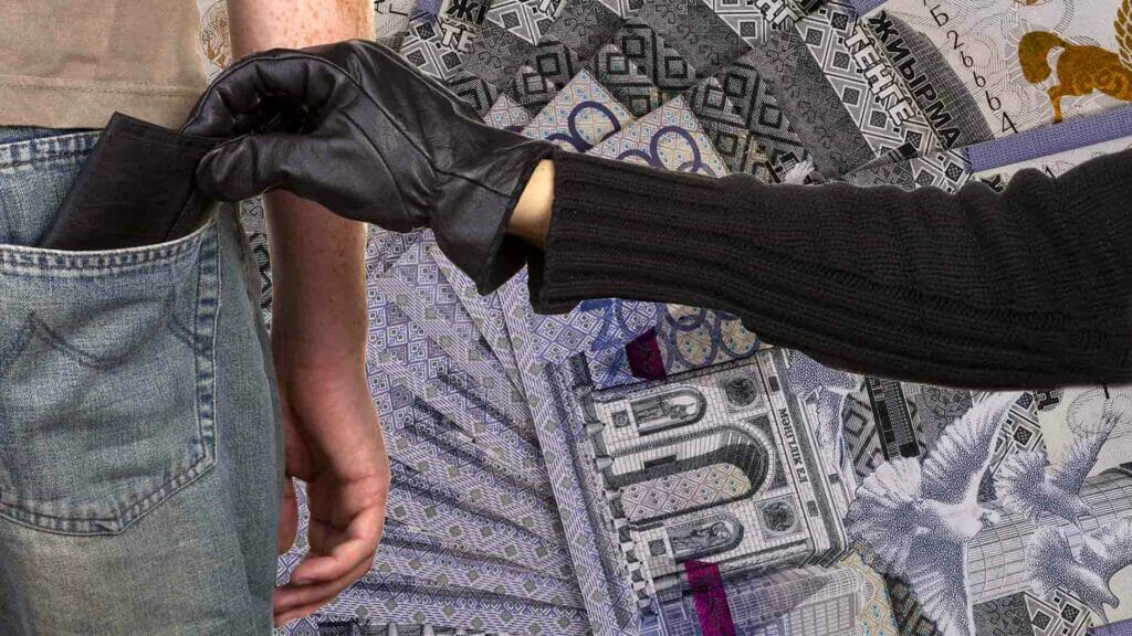Женщина обманула на 24 млн тенге студентов в Талдыкоргане
