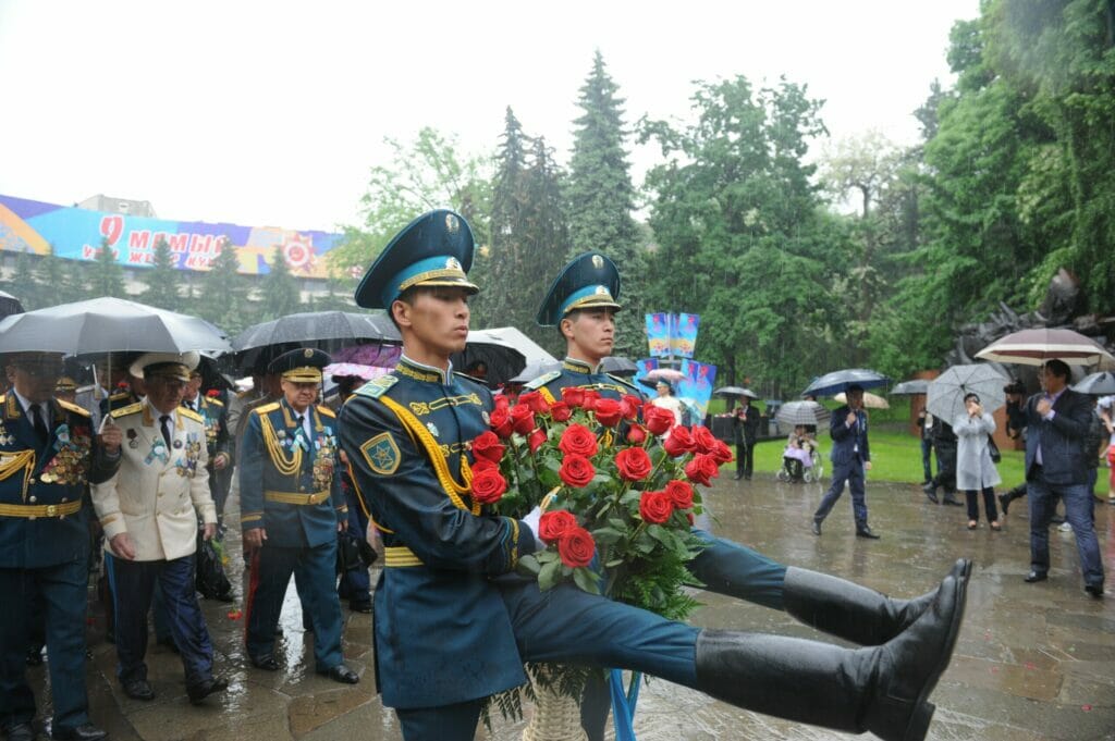 Алматинцев попросили не поддаваться на провокации в преддверии 9 Мая