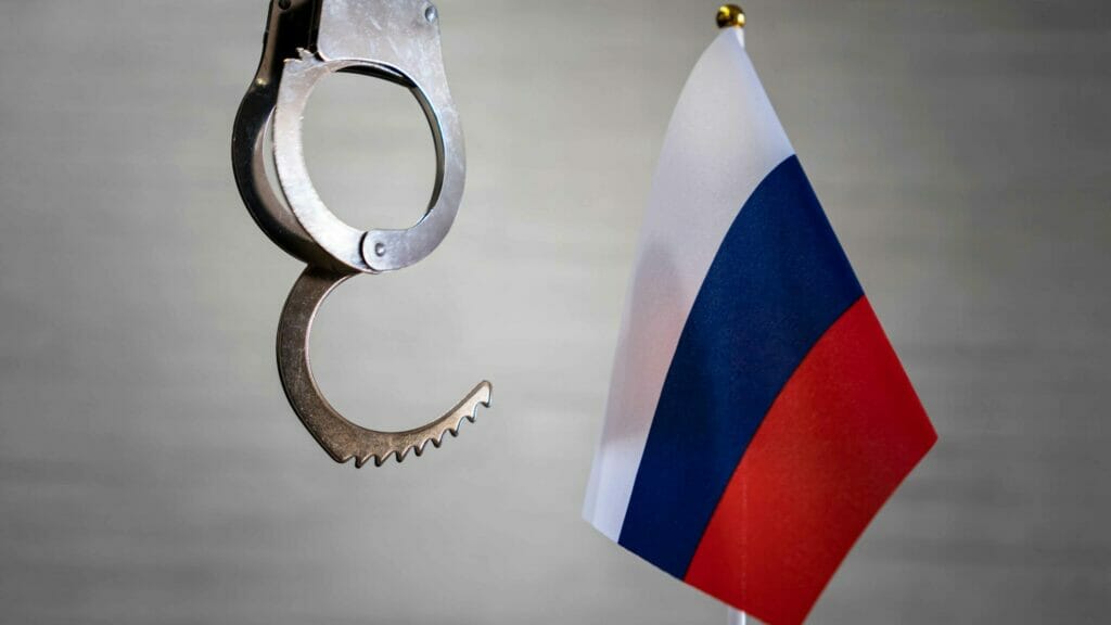 Россия экстрадировала обвиненного в мошенничестве казахстанца на родину