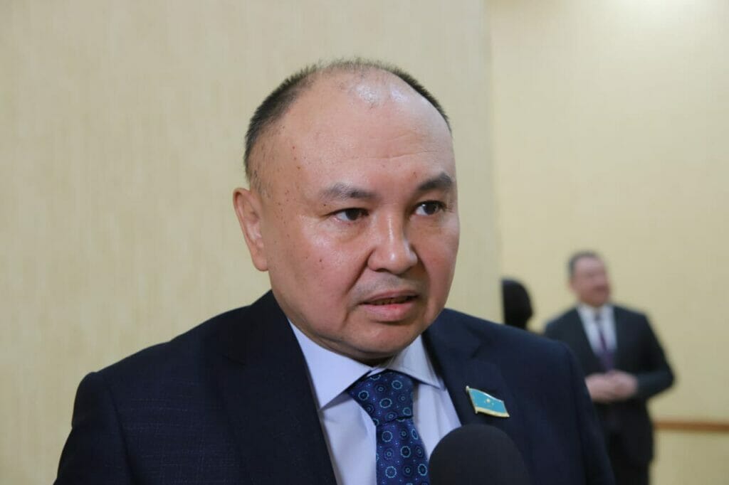Казахстанцы стали реже ходить в бани: мажилисмен оценил уровень благосостояния граждан