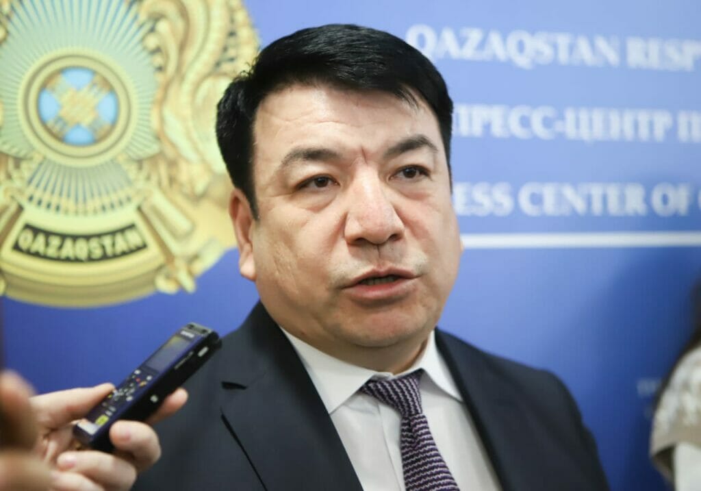 Министр просвещения РК: «Ни тиына не потрачено на продление учебного года»