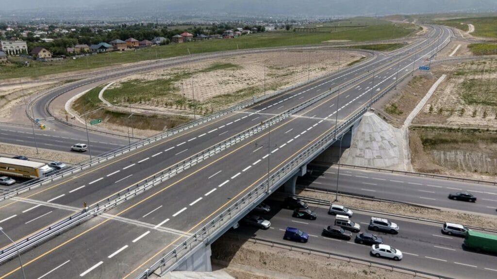 Более 60 млрд тенге потратят на пробивку дорог к БАКАД