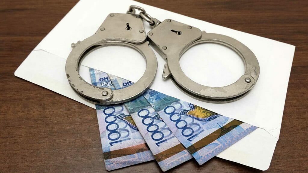 Сотрудника акимата Алматы арестовали по подозрению в получении взятки 45 млн тенге