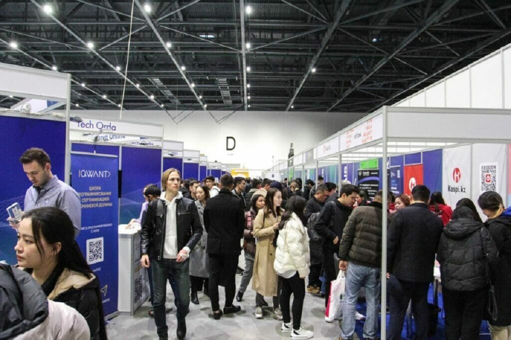 Digital Bridge 2023. Более 20 крупных компаний представят вакансии на Job Fair