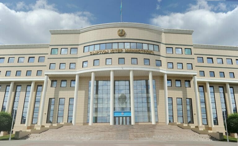 МИД Казахстана прокомментировал попытку захвата власти в Армении