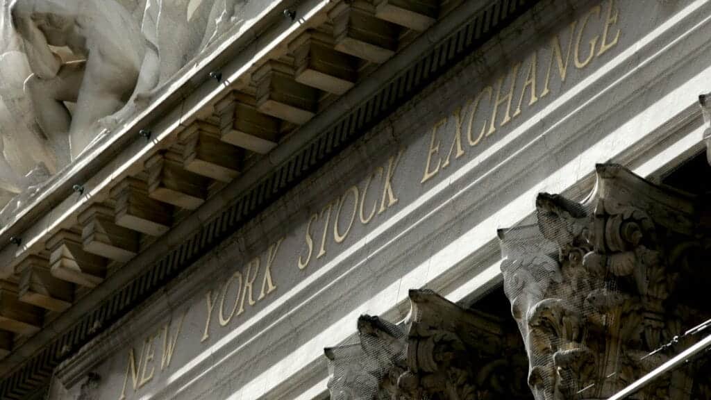 The New York Stock Exchange building is seen from Broad Street in Lower Manhattan in New York, January 20, 2016. REUTERS/Mike Segar