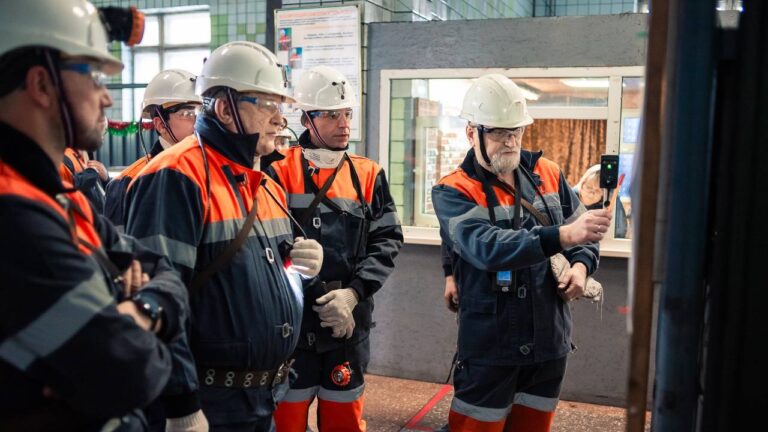 Qarmet басшылығы 