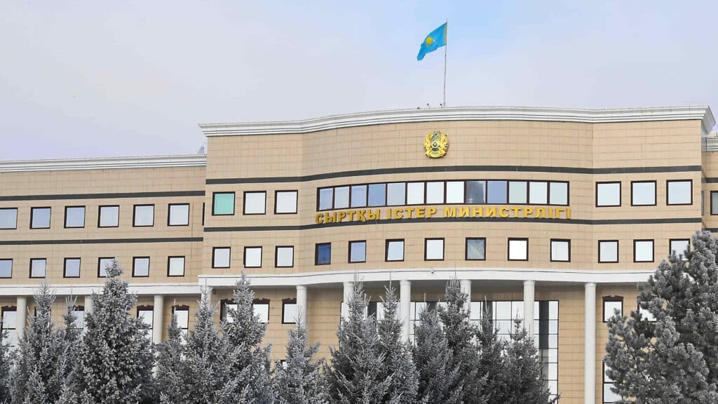 Иностранцы будут платить за въезд в Казахстан 738 тенге
