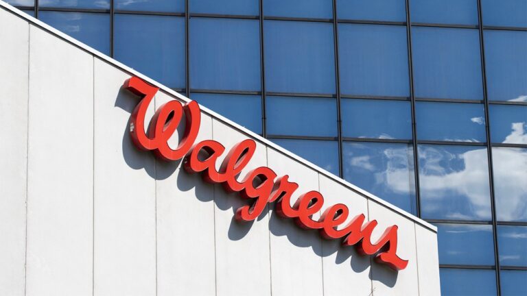Акции аптечной компании Walgreens снизились из-за квартальных убытков