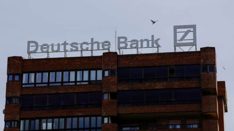 Акции Deutsche Bank выросли до максимума более чем за шесть лет
