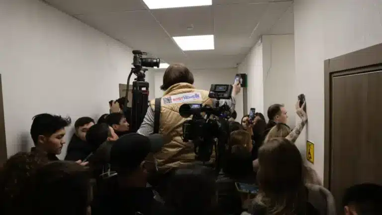 Суд наказал журналистов, показавших присяжных по делу Бишимбаева в эфире телеканала