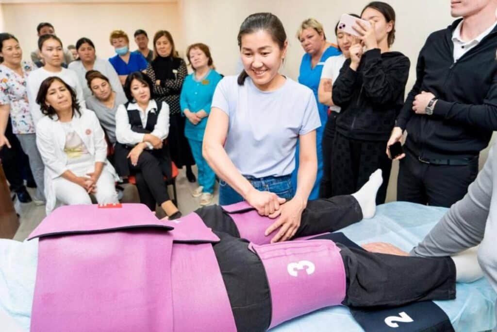 Противошоковую одежду для рожениц начнут применять в Казахстане 