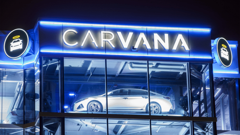 Автодилер Carvana неожиданно получил прибыль, акции взлетели на треть