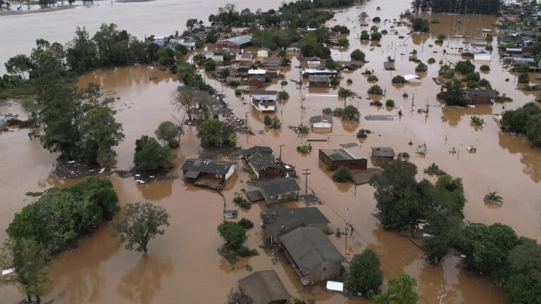 В Бразилии погибли 39 человек из-за мощнейшего за последние 80 лет наводнения