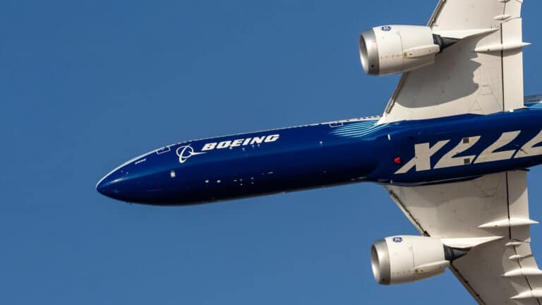 Крупные инвесткомпании избавляются от акций Boeing