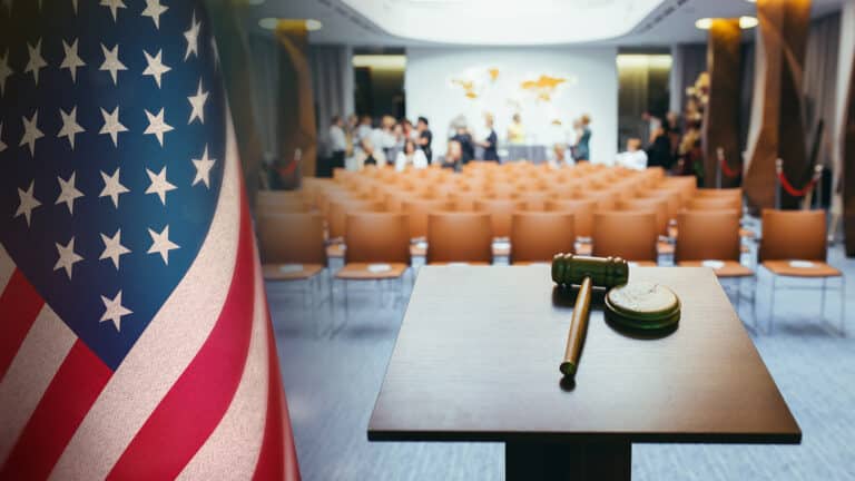 Посольство США в Астане на аукционе продаст ковры, матрасы, мебель и прочее имущество