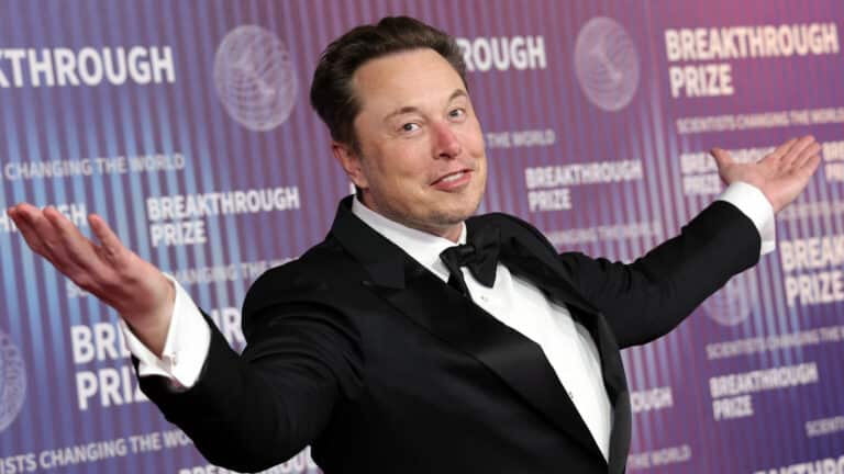 Tesla призывает розничных инвесторов поддержать бонусы Маску на $56 млрд