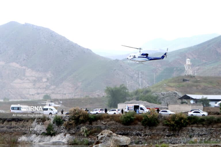 Президент Ирана пропал без вести после «жесткой посадки» вертолета в горах