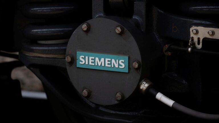 Акции Siemens упали после отчета о снижении прибыли