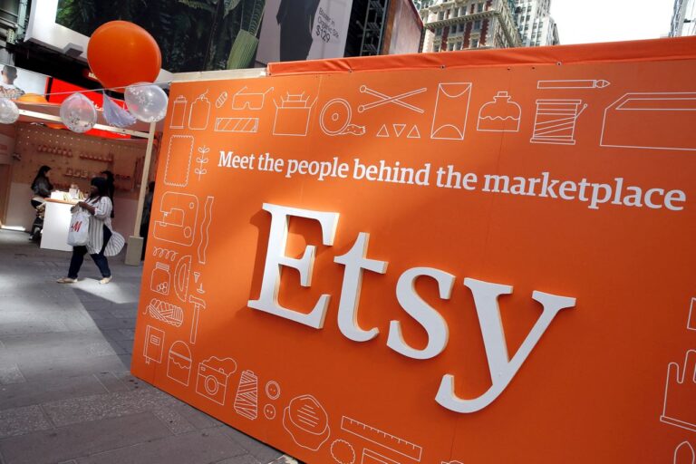 Акции Etsy обвалились до четырехлетнего минимума после слабой отчетности