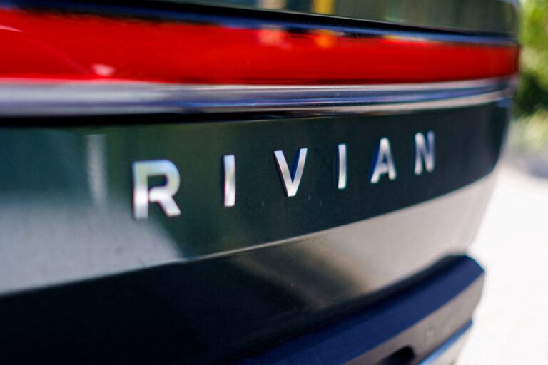 Акции Rivian подскочили после сообщения о финансовой поддержки на $800 млн