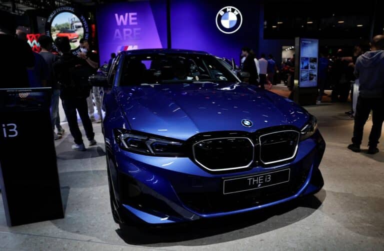 Акции BMW упали до минимума за три месяца после выхода квартального отчета