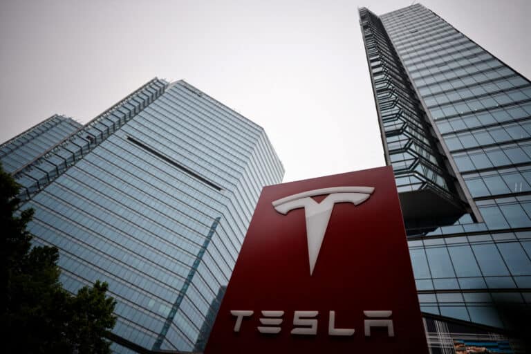 Маск предложил запустить роботакси Tesla в Китае - China Daily