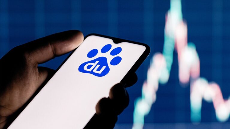 Бумаги Baidu снижаются после ухудшения рейтинга аналитиками Morgan Stanley