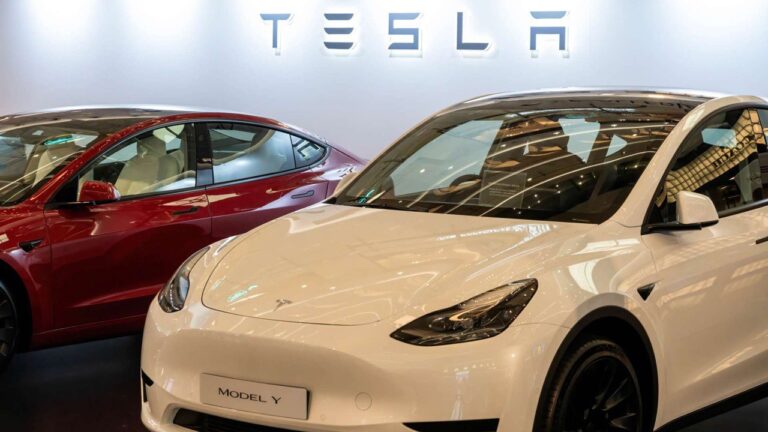 Tesla сократила выпуск в Китае своего самого популярного электромобиля