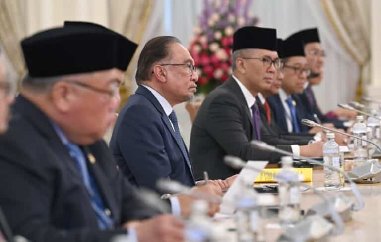 Малайзия премьер-министрі Қазақстанда халал-индустрияны дамытуға мән бермек