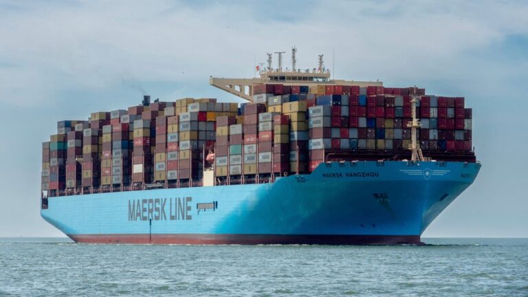 Maersk заявила о сокращении возможностей грузоперевозок с Востока в ЕС на 15–20%