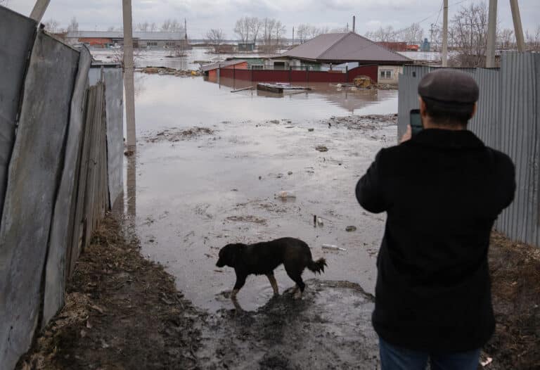 Кто из списка крупнейших казахстанских бизнесменов выделил деньги, чтобы помочь стране справиться с аномальными паводками