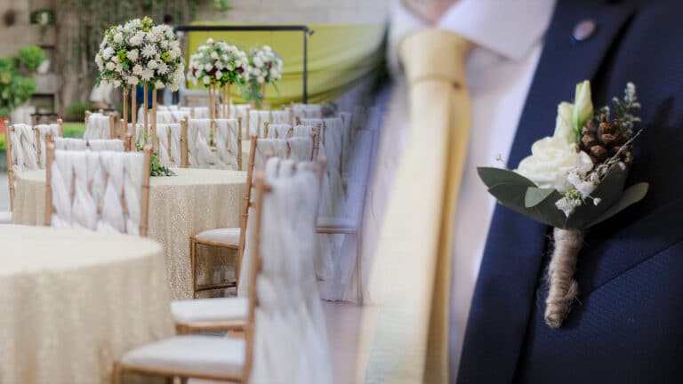 Казахстанец отметил первую в стране свадьбу без невесты. Как прошел праздник и почему парень остался на нем один