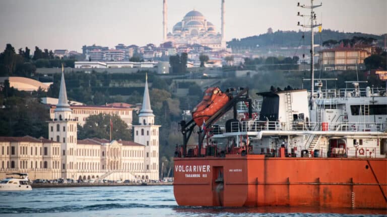 Турция вновь увеличит сборы за транзит танкеров, перевозящих нефть из Казахстана через проливы Босфор и Дарданеллы