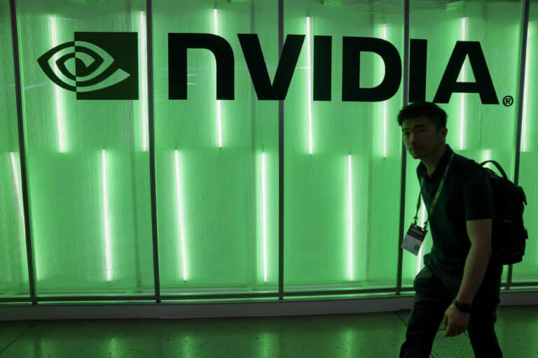 Главное к утру: сплит акций Nvidia, прогнозы по ставке в США, Volvo возвращается в Европу