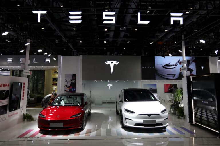 Шанхай разрешил тестирование полноценного Tesla Autopilot