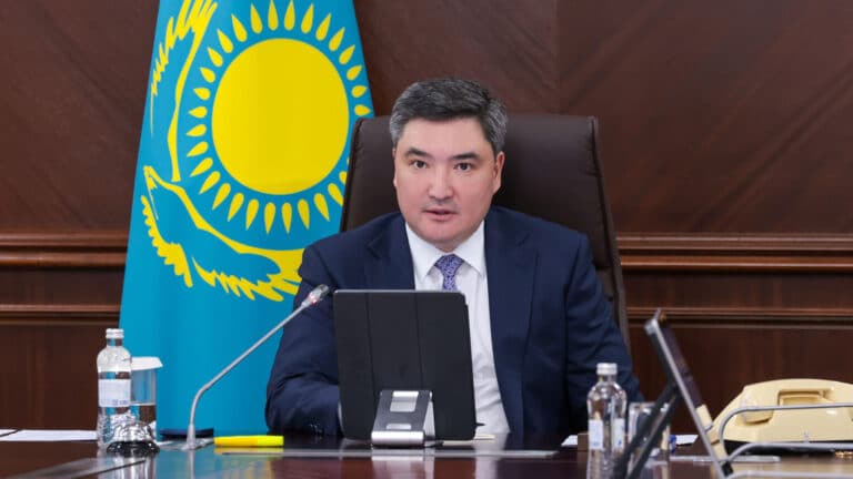 Олжас Бектенов предложил Алматинской области обойтись существующими доходами в ответ на просьбу депутатов дать дополнительные деньги для региона