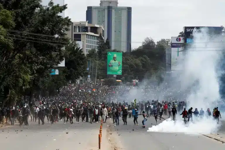 Президент Кении отозвал законопроект о налогах после массовых протестов и кровопролития