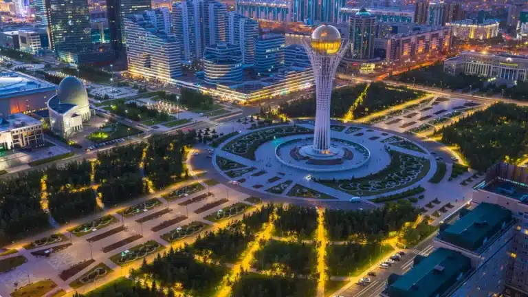 «Астана, Саммидастана и Нұрастана». Сколько человек в Казахстане назвали в честь столицы