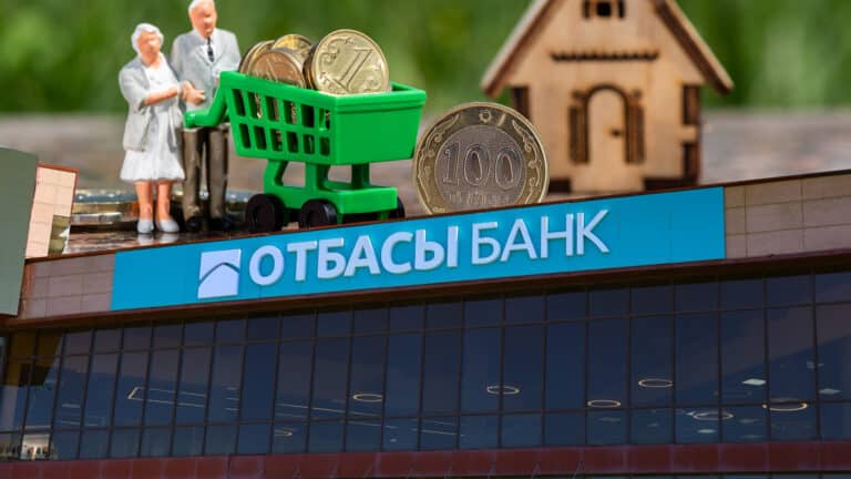 Вкладчики Отбасы банка смогут уступать депозиты с пенсионными накоплениями супругам и близким родственникам