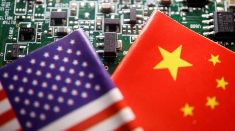 Акции чипмейкеров подорожали в ожидании исключений из эмбарго США против Китая