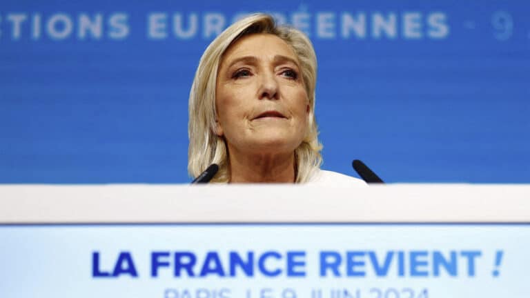 Акции Франции и евро взлетели после первого тура парламентских выборов
