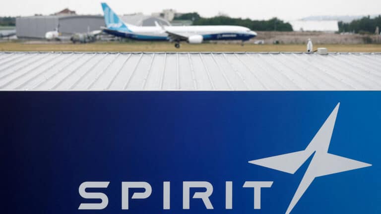 Акции Boeing падают после решения о покупке поставщика Spirit Aerosystems