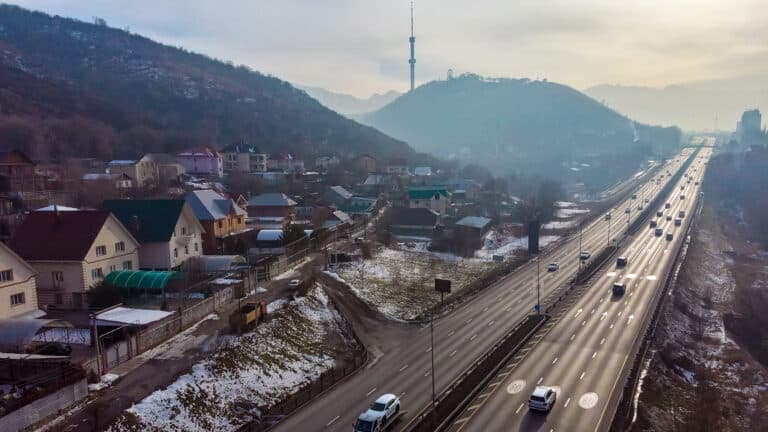 70% автопарка Алматы, Астаны и Шымкента решили перевести к 2030 году на электротягу