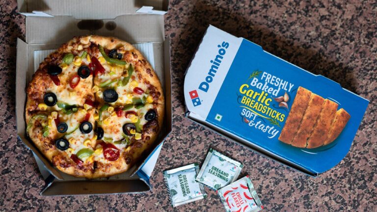 Акции Domino's Pizza рухнули на фоне продаж ниже ожиданий