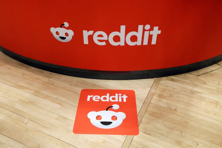 Акции Reddit выросли благодаря партнерству со спортивными организациями