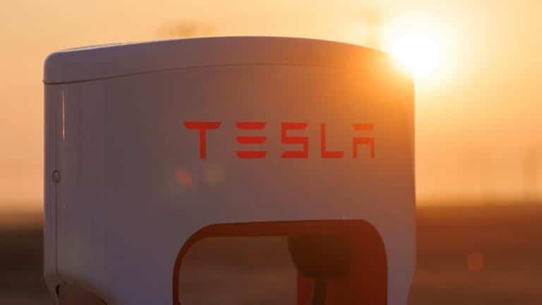 «Мало хорошего»: Philip Securities посоветовал продавать акции Tesla
