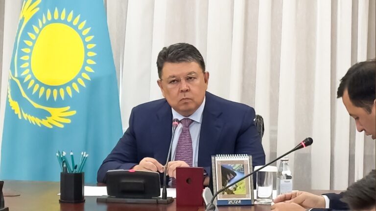 Власти Казахстана разработают меры для того, чтобы обеспечить жителей западных регионов работой