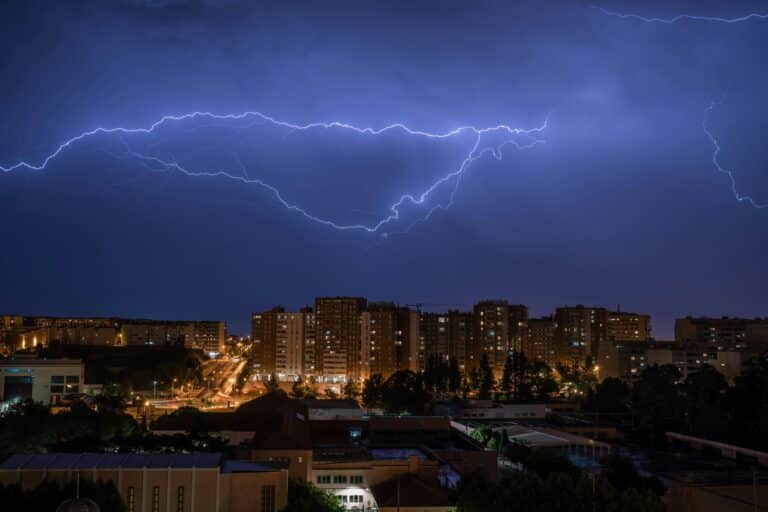 В Казахстане объявили штормовое предупреждение в 17 регионах